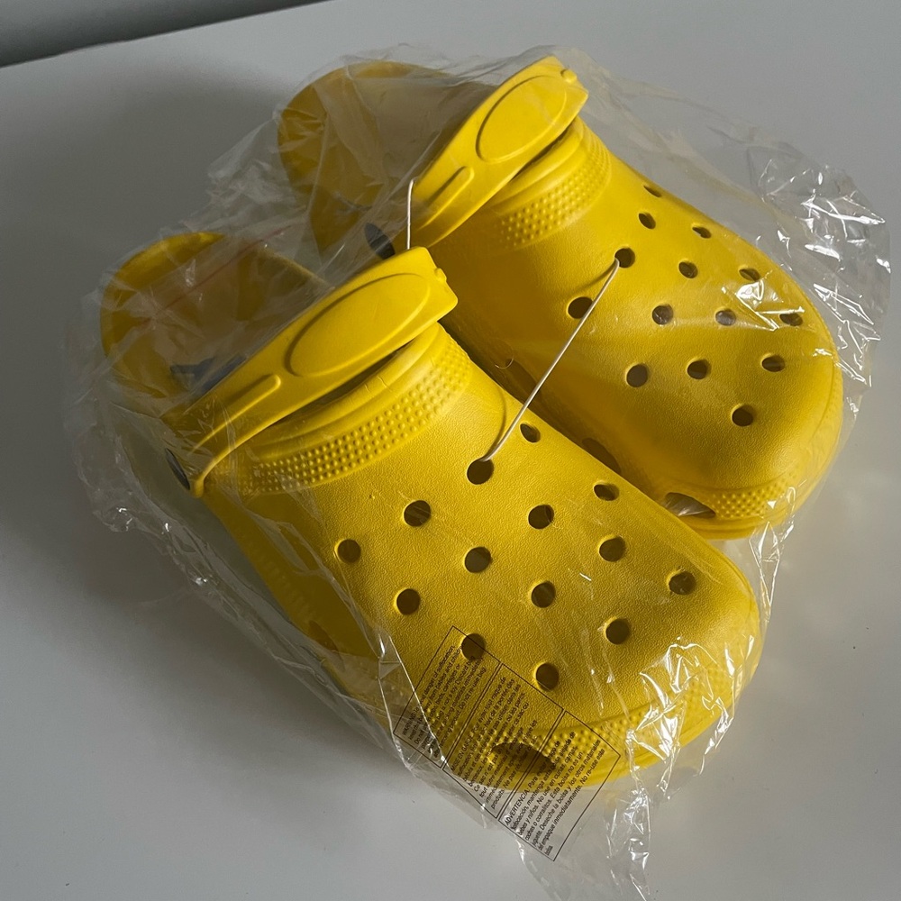 NWT Mike’s Lemonade Yellow Clogs - Size 8
